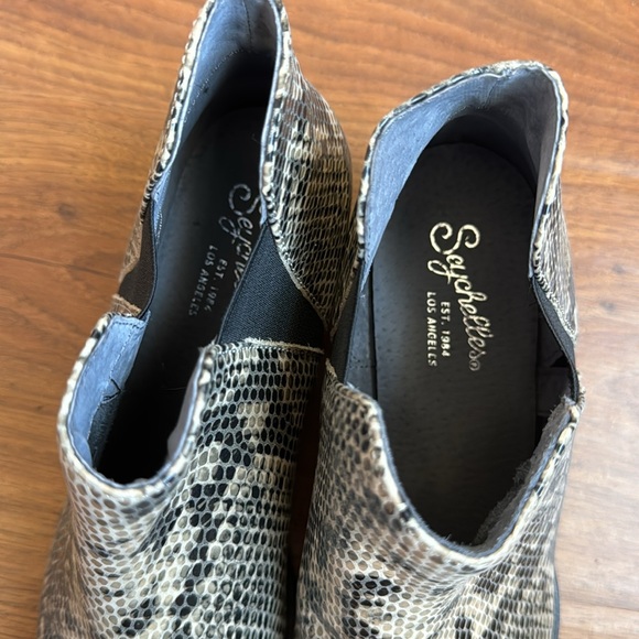 Seychelles leather python pattern booties - Picture 3 of 4